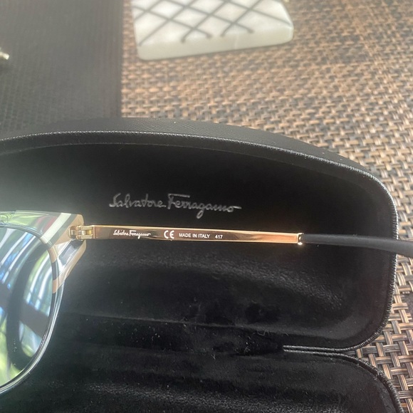Salvatore ferragamo sunglasses - Picture 4 of 5